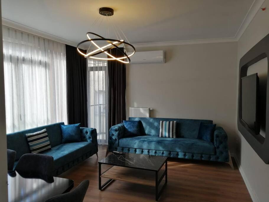 Sisli Apartment, 2 Bedrooms, 250 M Metro, New Modern Residence イスタンブール エクステリア 写真