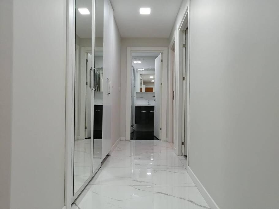 Sisli Apartment, 2 Bedrooms, 250 M Metro, New Modern Residence イスタンブール エクステリア 写真