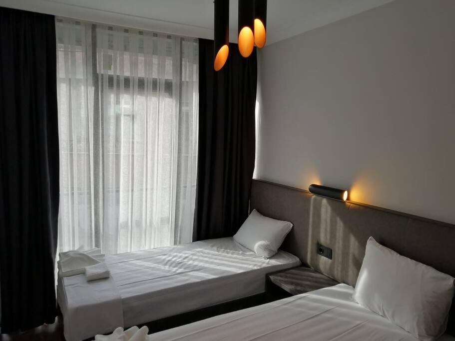 Sisli Apartment, 2 Bedrooms, 250 M Metro, New Modern Residence イスタンブール エクステリア 写真