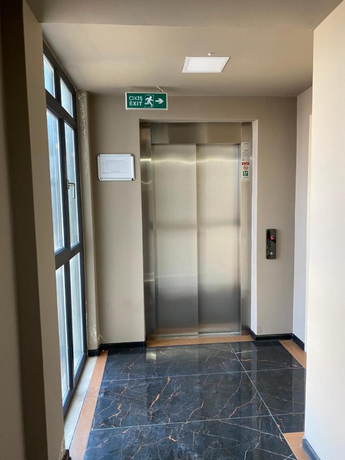 Sisli Apartment, 2 Bedrooms, 250 M Metro, New Modern Residence イスタンブール エクステリア 写真